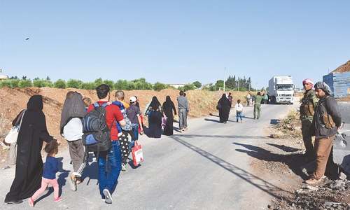 Syrian army reaches Iraq border, raises tensions with US