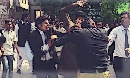 Lawyer’s supporters run riot in LHC Lawyer’s supporters run riot in LHC