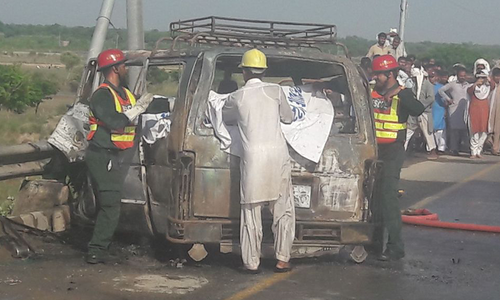 5 dead in Multan as LPG cylinder explodes in vehicle 5 dead in Multan as LPG cylinder explodes in vehicle