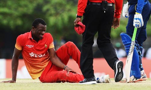 Dickwella, Gunathilaka guide Sri Lanka to victory against Zimbabwe Dickwella, Gunathilaka guide Sri Lanka to victory against Zimbabwe