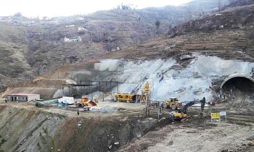 Battagram locals halt work on CPEC project again over non-payment of compensation