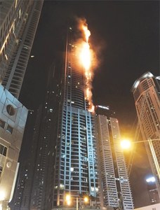 Blaze rips through Dubai skyscraper Blaze rips through Dubai skyscraper