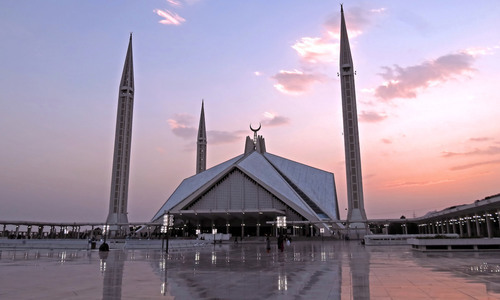 Faisal Mosque imam barred from speaking on political issues
