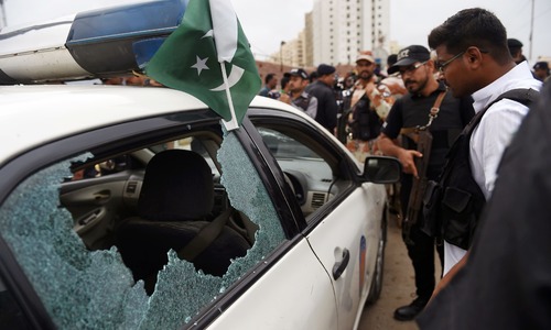 DSP traffic, police constable shot dead in Karachi's Azizabad