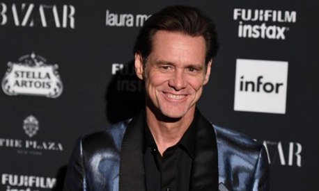There's no meaning to any of this, says Jim Carrey on New York Fashion Week