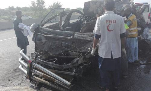 14 passengers burnt to death after van catches fire in accident near Rawalpindi