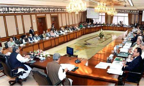 Cabinet assails ‘fake news’ about Nawaz Sharif’s order to Intelligence Bureau Cabinet assails ‘fake news’ about Nawaz Sharif’s order to Intelligence Bureau