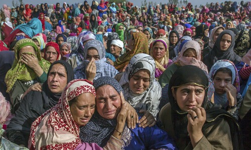 4 militants, Indian soldier killed in fighting in held Kashmir 4 militants, Indian soldier killed in fighting in held Kashmir