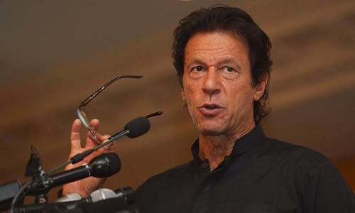 Imran threatens to hold 'massive' rally if PML-N continues to 'malign judiciary, army'