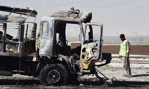 8 killed, 24 others wounded in blast targeting police vehicle in Quetta