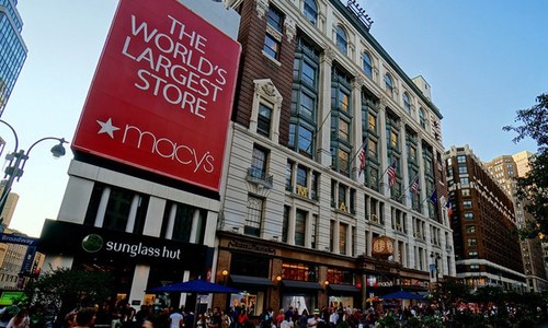 Low pay, no bonus: US retailers struggle with hiring