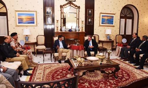 Security consultant meets Sindh's CM, police chief as PCB seeks bringing PSL to Karachi Security consultant meets Sindh's CM, police chief as PCB seeks bringing PSL to Karachi