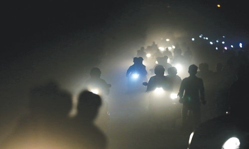 Delhi choked by pollution but Modi minister denies link with deaths