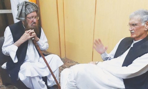 KP CM Khattak, ex-ISI officer meet Maulana Sami