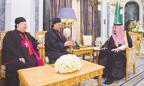 Lebanese patriarch backs PM Hariri over resignation