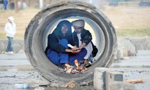 Protesters assault policemen as govt threatens crackdown