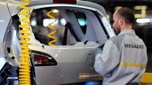 Renault signs new agreement to assemble cars in Pakistan Renault signs new agreement to assemble cars in Pakistan