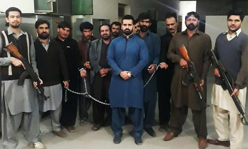 FIA arrests eight suspected human traffickers from Gujrat, Gujranwala FIA arrests eight suspected human traffickers from Gujrat, Gujranwala