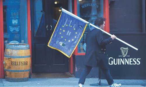 UK holds back on Brexit deal, dismays Irish PM