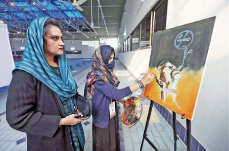Youth throng education expo to seek guidance for career building