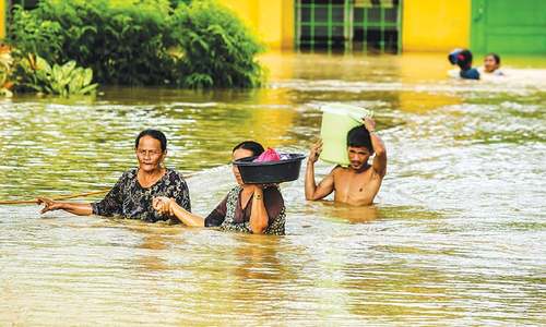 Tropical storm claims 182 lives in Philippines