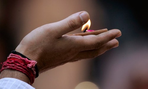 Muslims help perform last rituals of Hindu woman in Kashmir