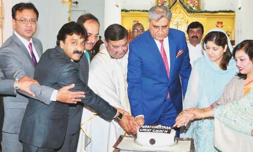 Army chief participates in Christmas festivities