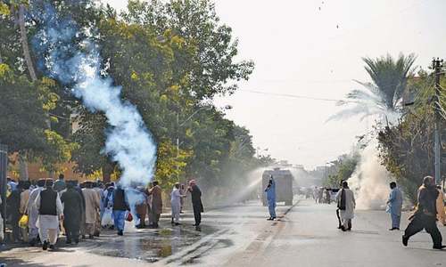 IG Khowaja apologises to teachers over police action in Karachi
