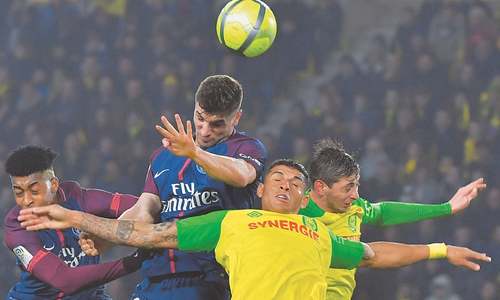 Referee takes retribution on player as PSG edge to victory