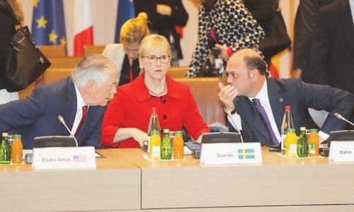 Tillerson blames Russia for chemical attacks in Syria