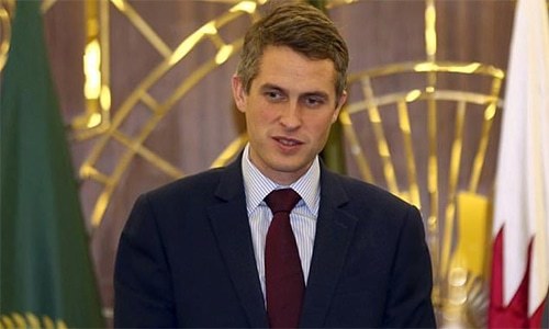 'Thousands of deaths' &mdash; UK defence secretary claims Russia wants to hurt Britain