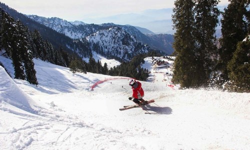 South Korean skiers arrive in North for joint training