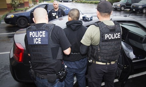 US immigration officers crackdown on immigrants in 'sanctuary state' California