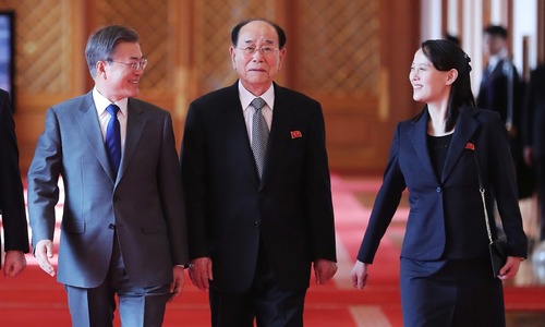 Kim Jong Un invites South Korea's Moon to Pyongyang