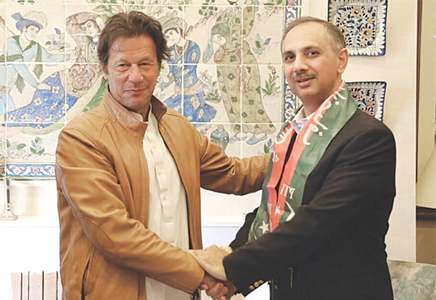 Imran asks Nawaz, Maryam to stop anti-judiciary tirade