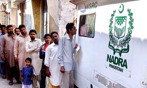 Nadra chairman pays surprise visit to mega centre, suspends two staffers over negligence