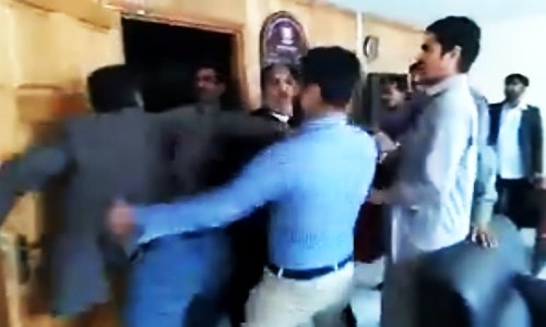 Nawa-i-Waqt group CEO accuses Kashmala Tariq of detaining, attacking TV crew