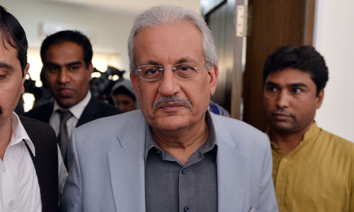 Zardari criticises Rabbani for siding with Nawaz and not resisting his 'anti-democratic' moves