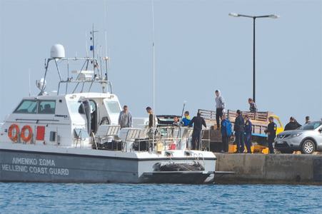 16 migrants die as boat capsizes off Greek island