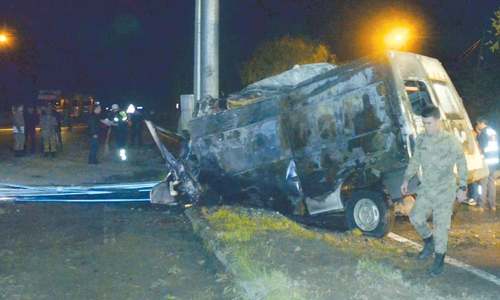 Pakistani migrants among 17 dead in bus accident Pakistani migrants among 17 dead in bus accident