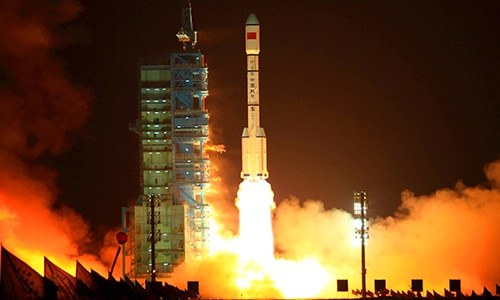 Defunct Chinese space lab plunges back to Earth over Pacific