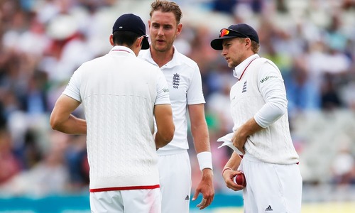 Ahsan Iqbal invites English team for cricket series