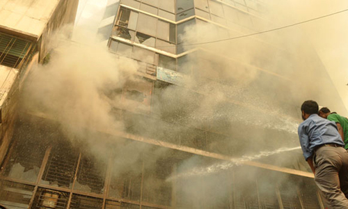 Fire breaks out in Karachi's Bahadurabad area