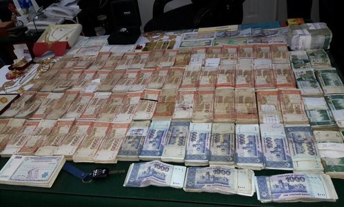 NAB finds cash, valuables worth millions at residence of Sindh LG secretary's assistant