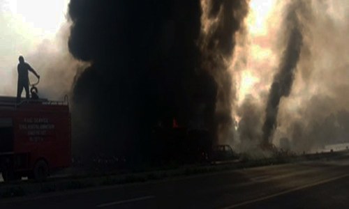 Six family members burnt alive in accident on Karachi-Hyderabad Motorway Six family members burnt alive in accident on Karachi-Hyderabad Motorway