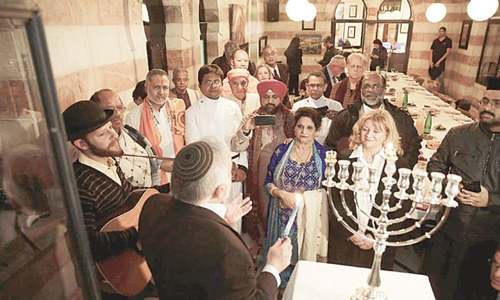 Dinner diplomacy: Netanyahu&rsquo;s unusual run-in with UAE envoy