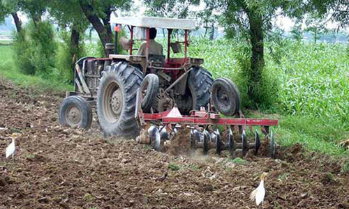 Water shortages disrupt sowing, but tractor sales remain brisk