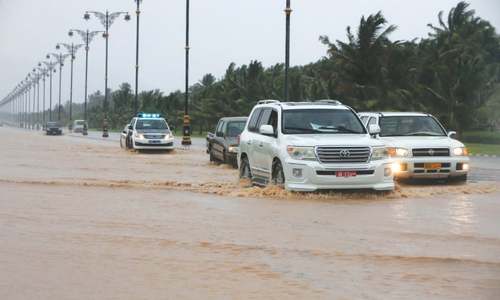 Cyclone closes in on Oman after devastating Yemeni island