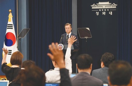 Trump and Kim raise summit hopes after days of brinkmanship