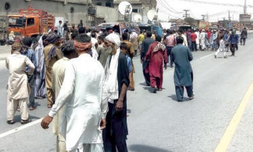 Lahore teenager killed in Dolphin Squad-car occupants &lsquo;crossfire&rsquo;